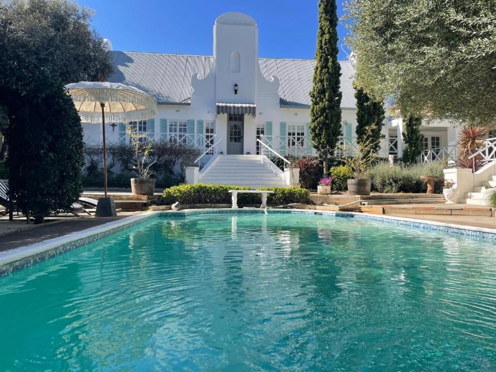 La Belle Guest House Bloemfontein Eksteriør billede